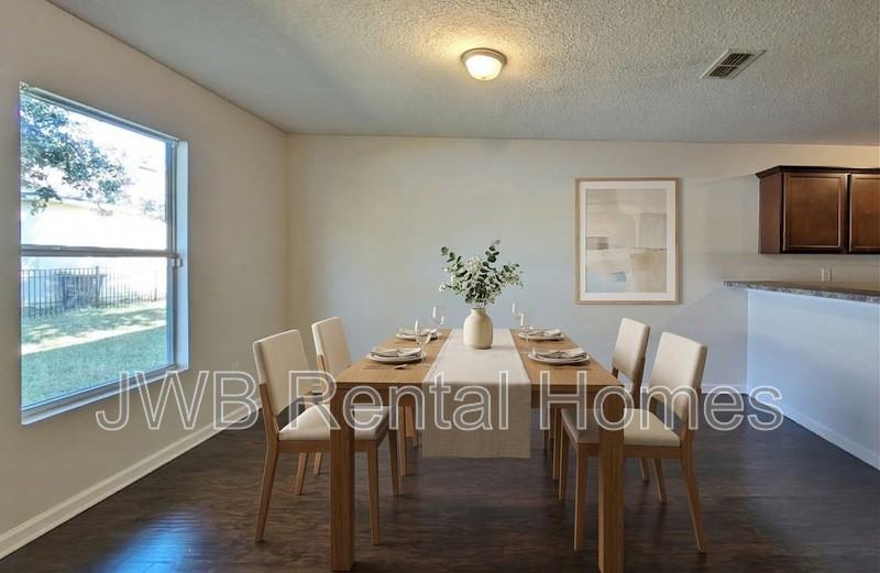 5512 Village Pond Cir - Photo 6 of 14