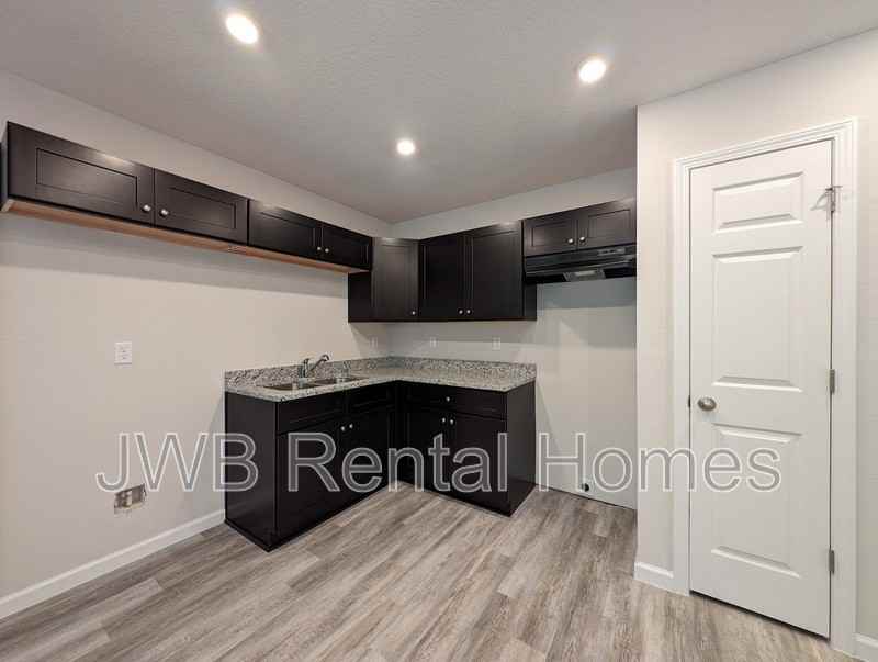 3015 Dignan St - Photo 3 of 13