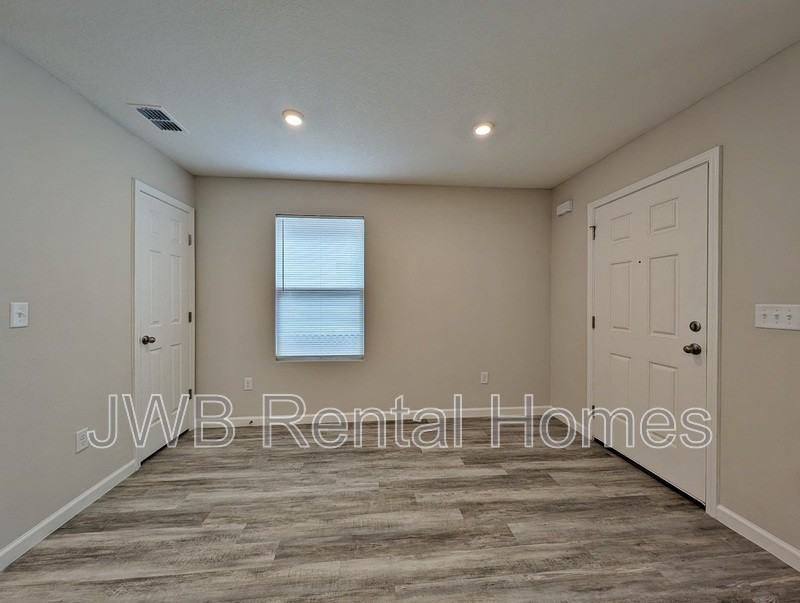 3015 Dignan St - Photo 5 of 13