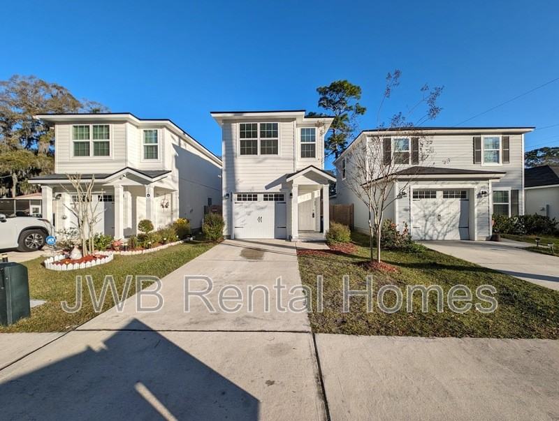 8329 Free Ave - Photo 2 of 14