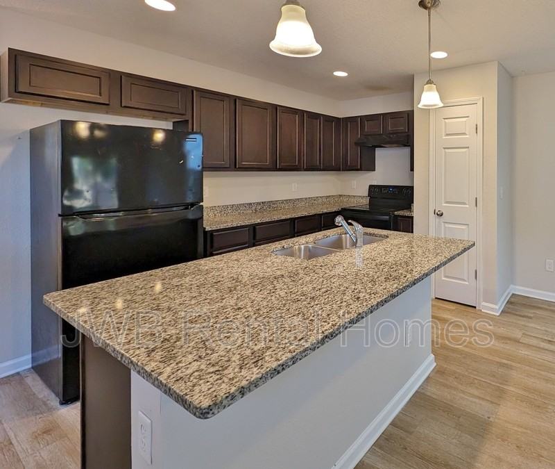 8329 Free Ave - Photo 3 of 14