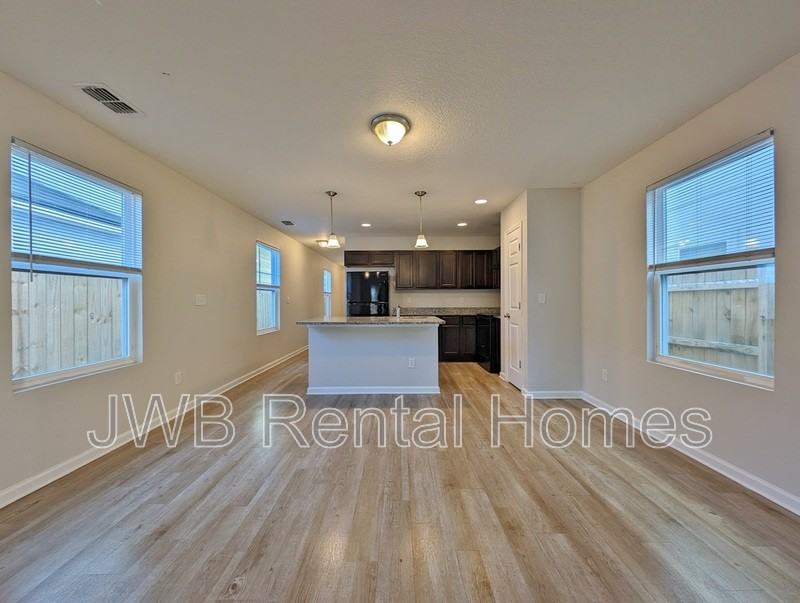 8329 Free Ave - Photo 5 of 14