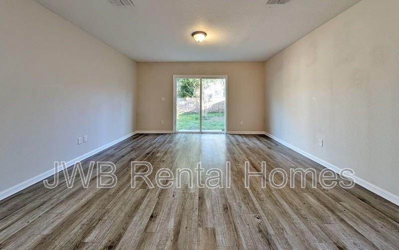 8329 Free Ave - Photo 7 of 14