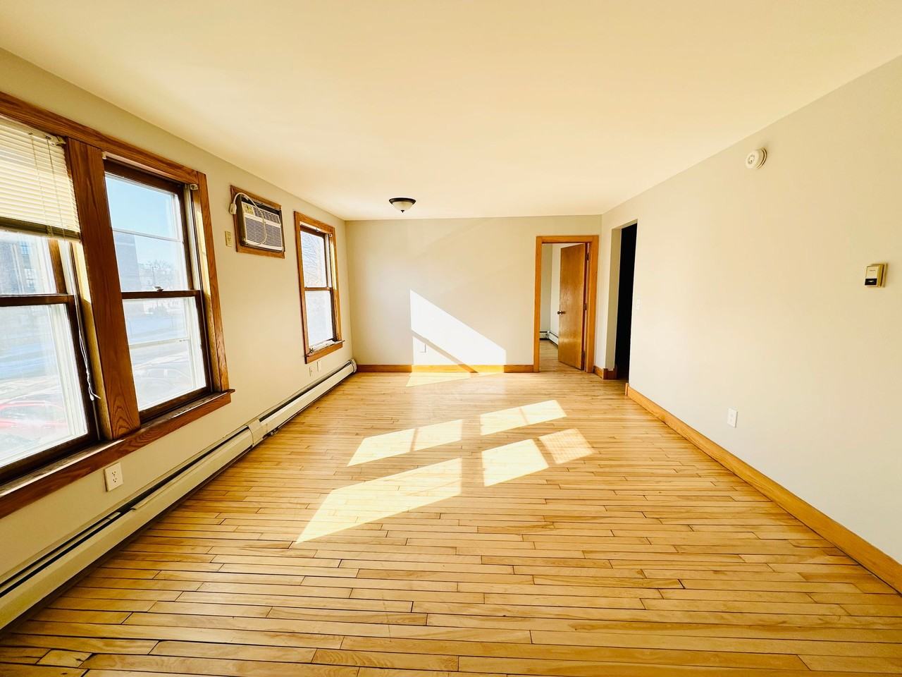 Emerson Manor Flats - Photo 7 of 14