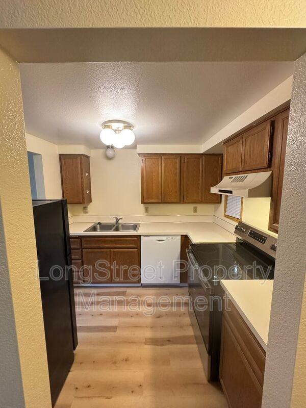 2550 Nw Princess St #105 - Photo 2 of 33