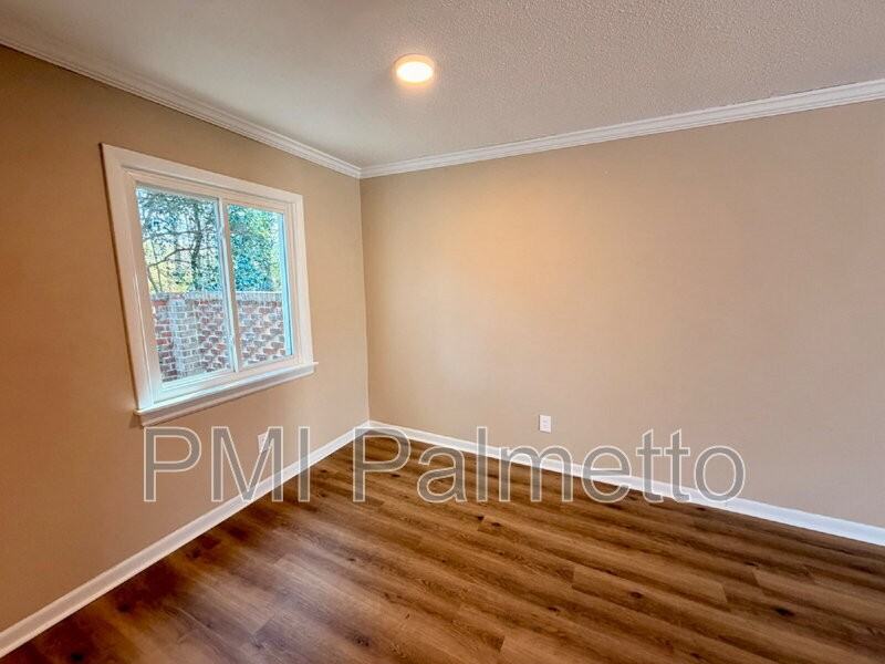 1216 Grove Park Ln - Photo 4 of 13