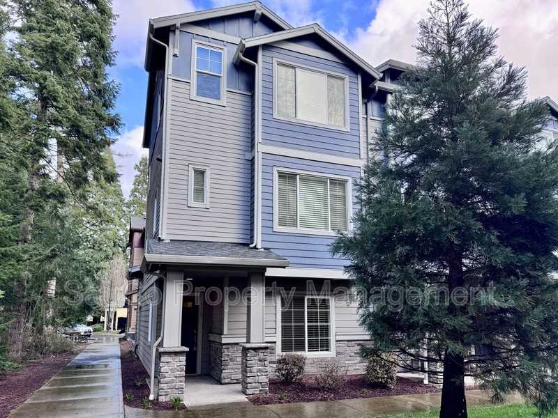 175 Ne 80th Ave - Photo 3 of 30