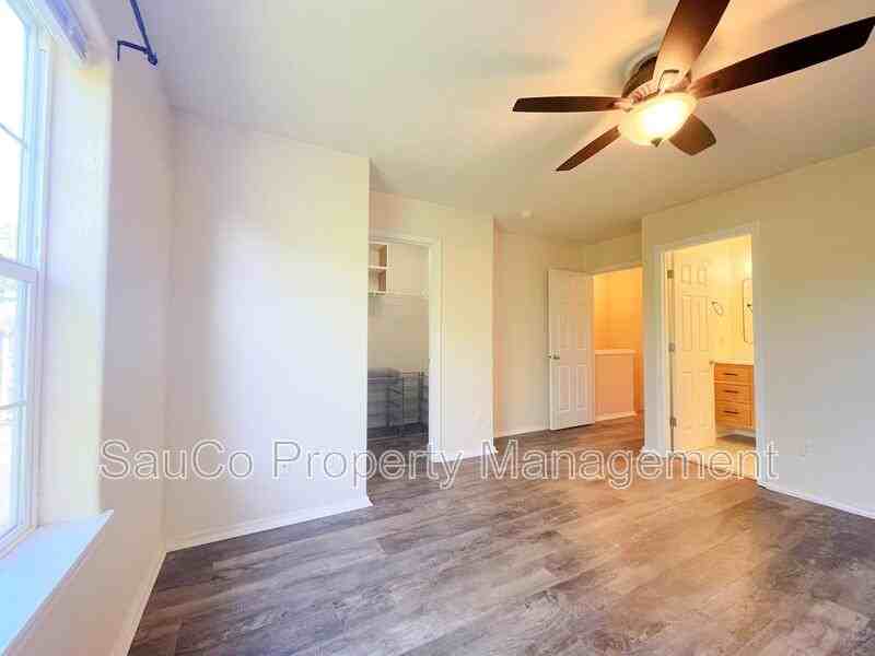 20018 Sw Monson St - Photo 7 of 17