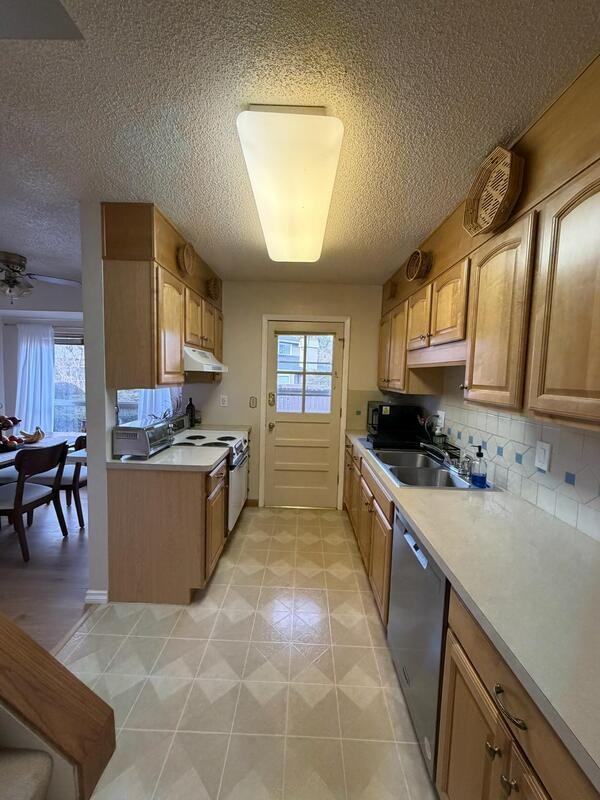 1708 S Lee St - Photo 7 of 15