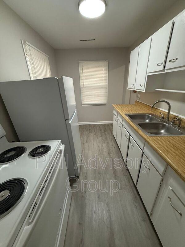 218 Se Pinecrest Dr - Photo 3 of 8