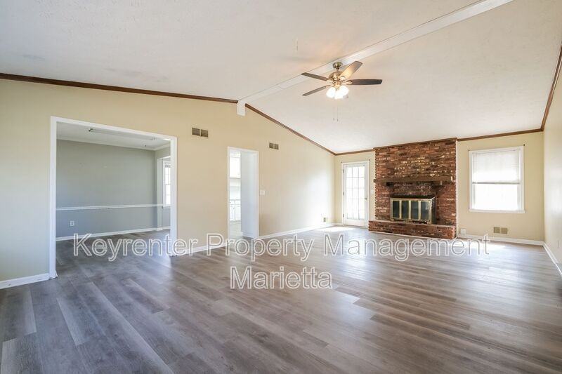 480 Debra Dr - Photo 6 of 21