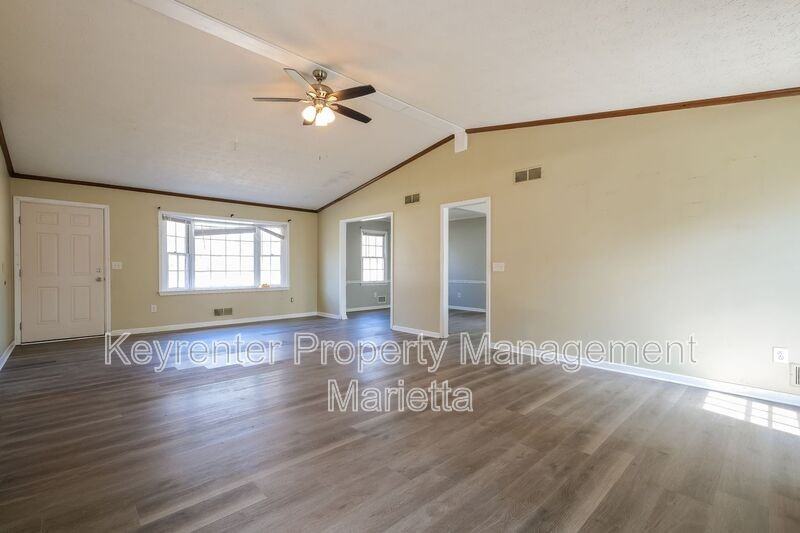 480 Debra Dr - Photo 7 of 21