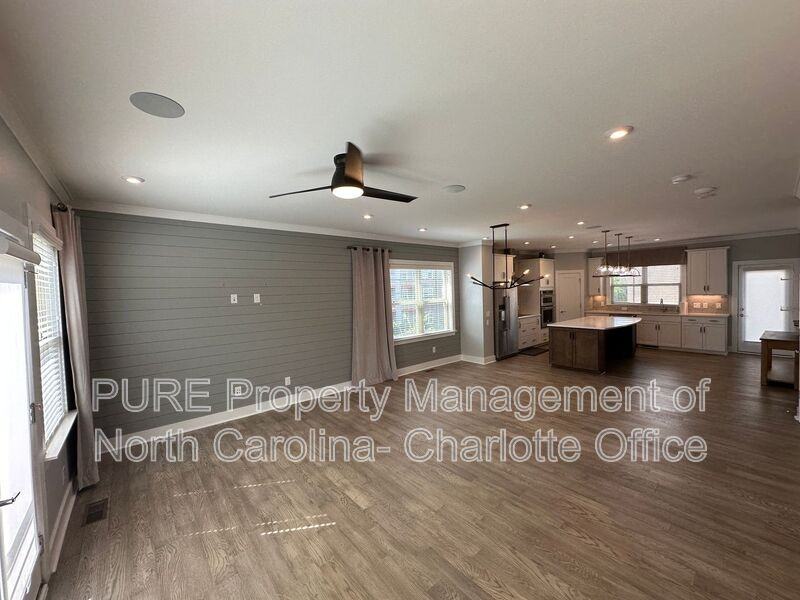 13006 Tinton Ave - Photo 5 of 42