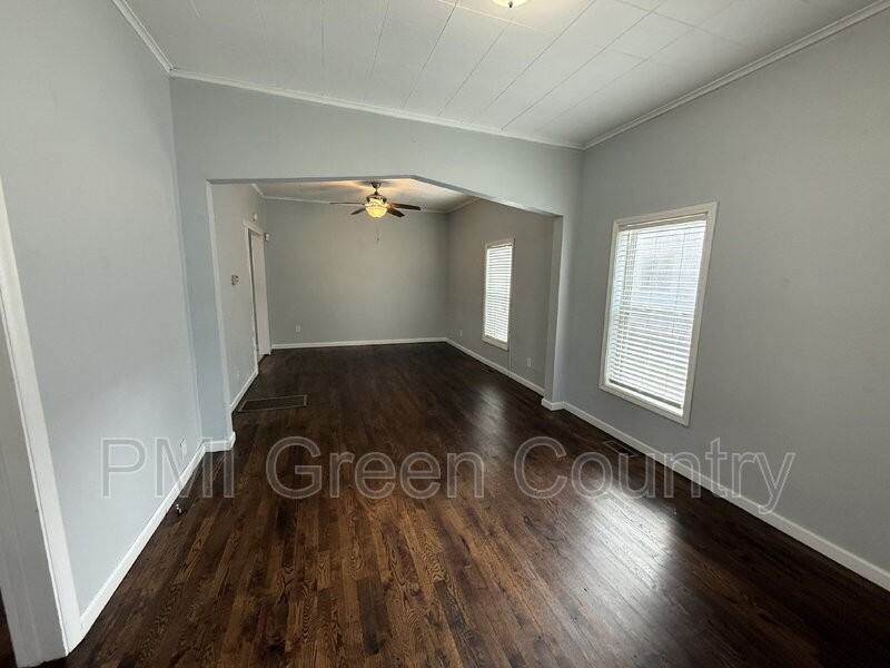 1139 S Yorktown Ave - Photo 3 of 15