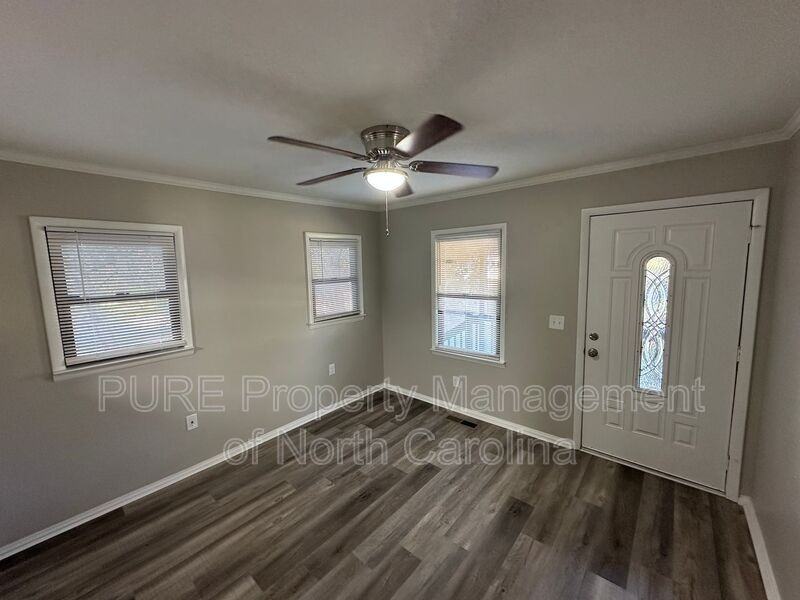 111 Hillcrest Dr - Photo 6 of 23