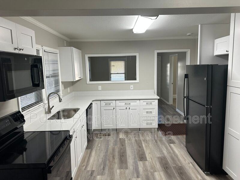 111 Hillcrest Dr - Photo 7 of 23