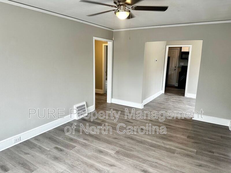 2428 Gilmer Ave - Photo 6 of 34