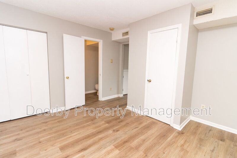 7808 Holiday Hills Cir #A - Photo 6 of 12