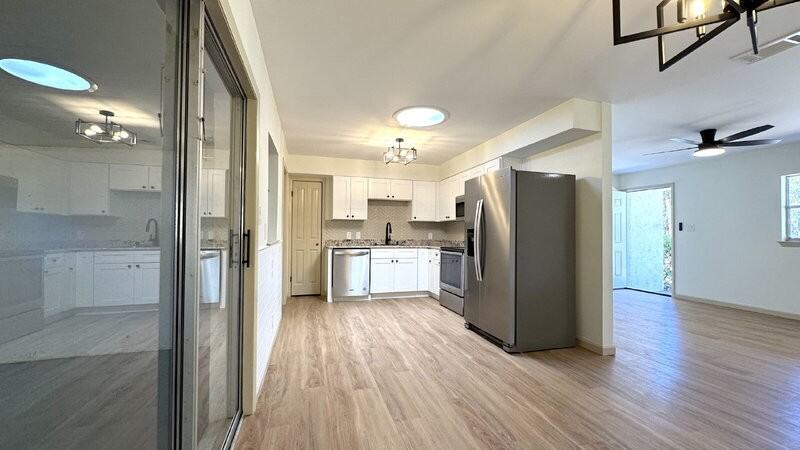 1239 S Flagler Ave - Photo 7 of 18