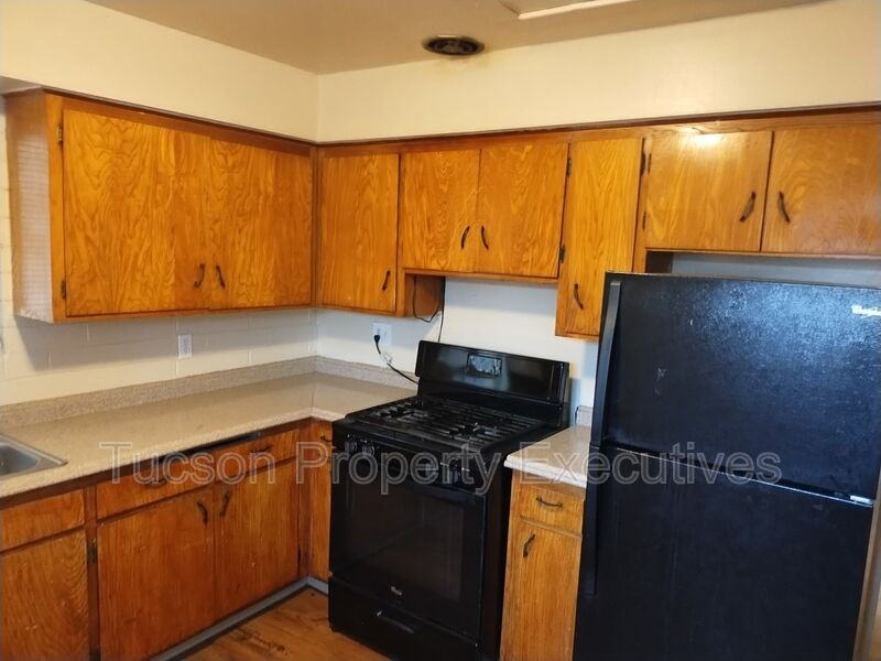 8934 S Nogales Hwy - Photo 3 of 21