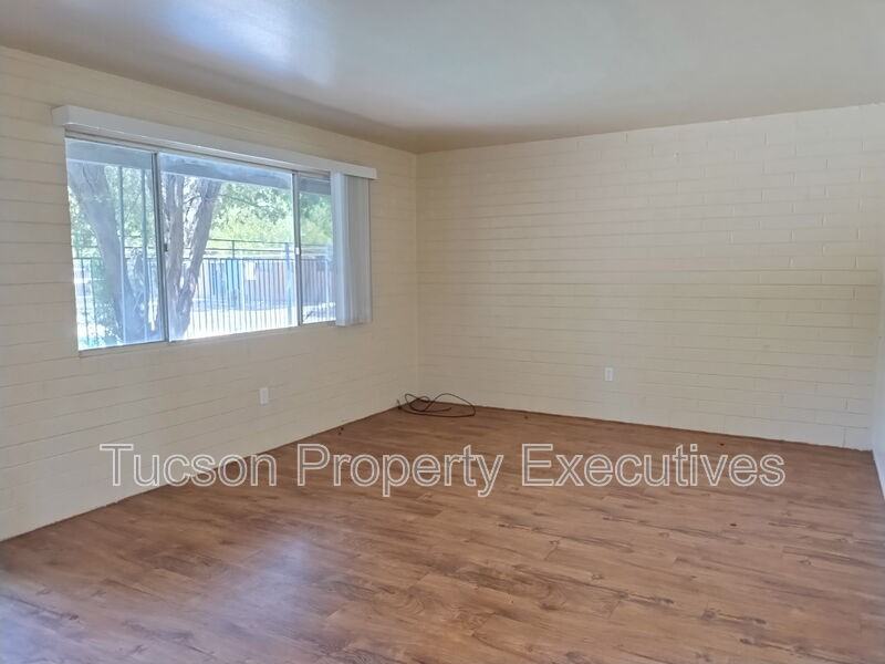 8934 S Nogales Hwy - Photo 7 of 21