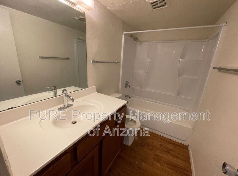 221 E 2nd Ave #8 - Photo 4 of 9