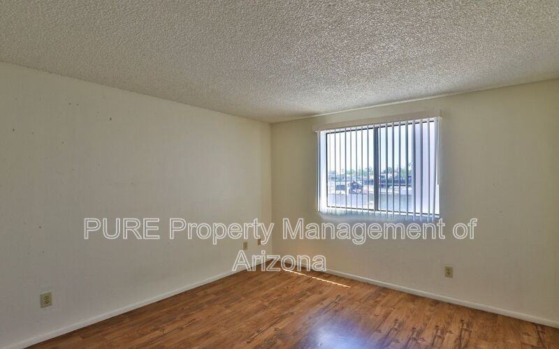 221 E 2nd Ave #8 - Photo 6 of 9