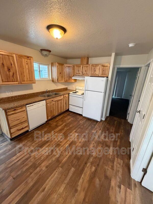 13637 Se Center St - Photo 4 of 14