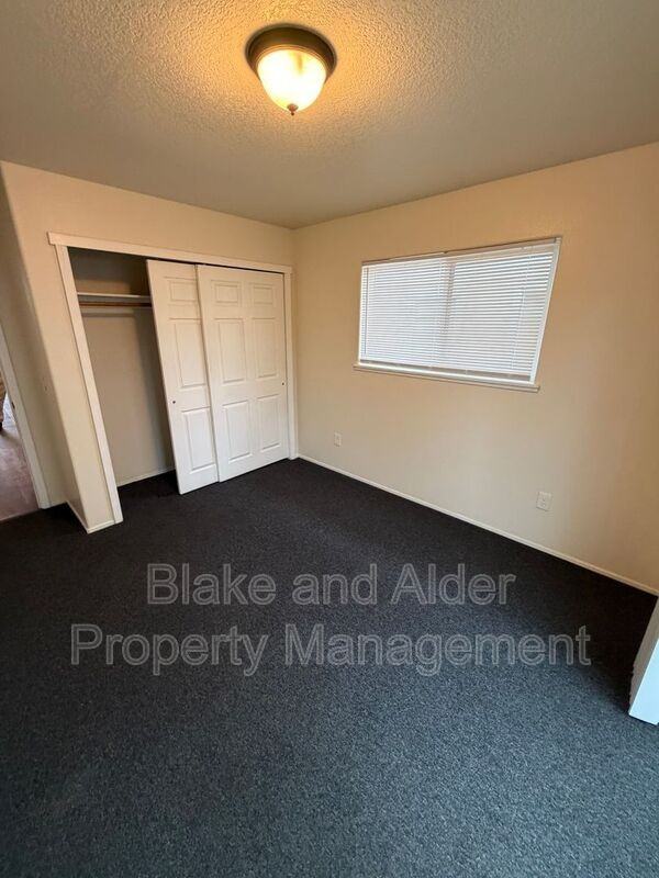 13637 Se Center St - Photo 6 of 14