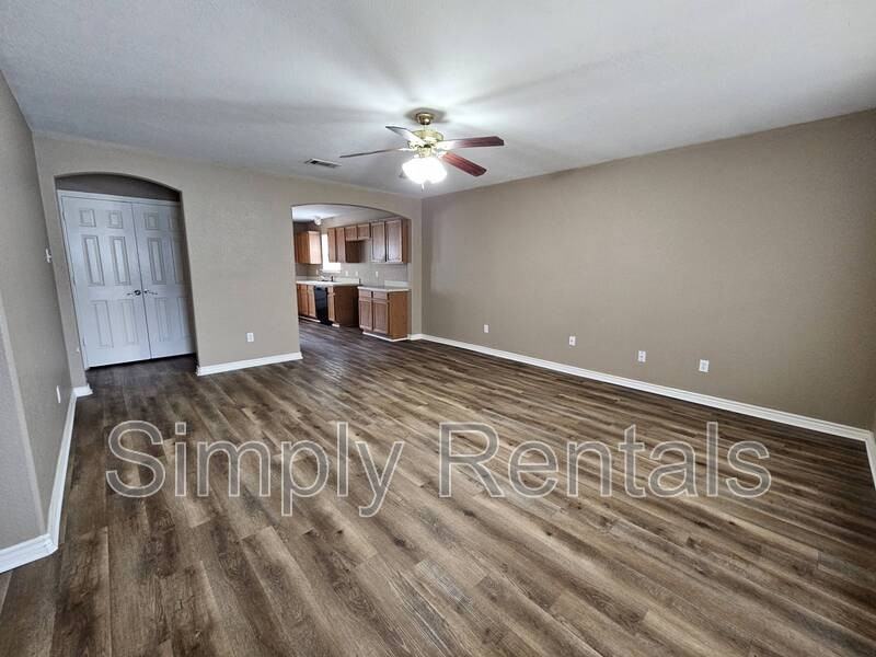 1905 Morgan St - Photo 2 of 10
