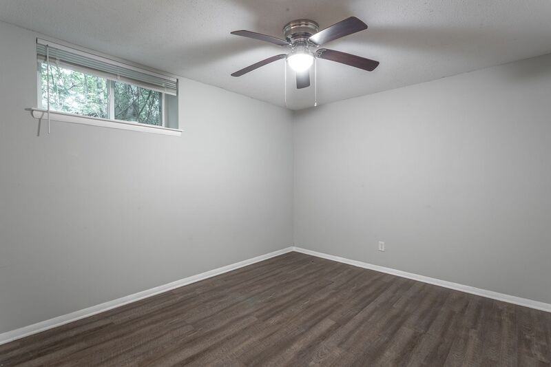 113 Goodson Ave #18 - Photo 3 of 7