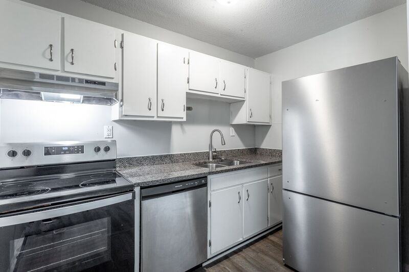 113 Goodson Ave #18 - Photo 4 of 7