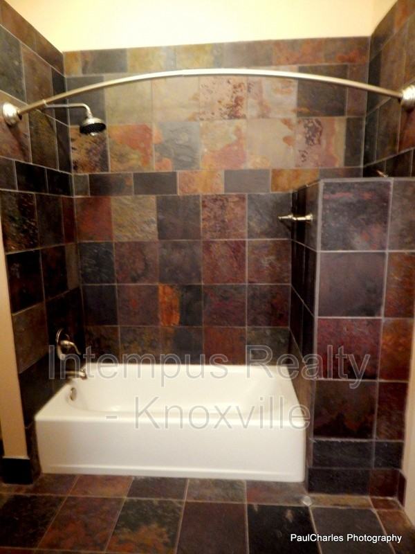 402 S Gay St - Photo 5 of 30