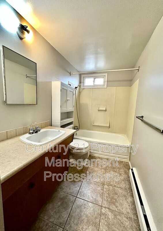 11832-105 Street Nw #101 - Photo 3 of 4