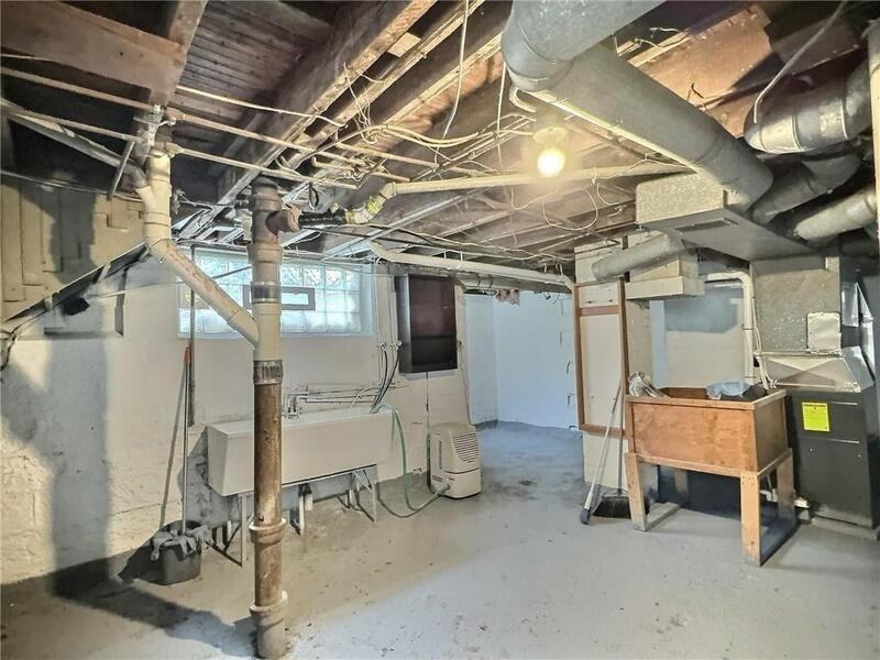 350 Augustine St - Photo 2 of 14