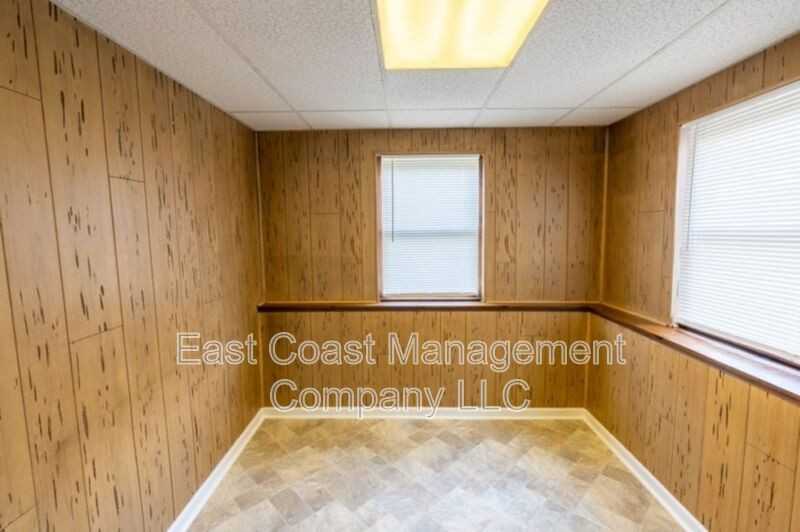 4231 Berger Ave - Photo 4 of 23