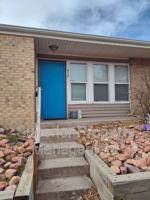 featured image of 517 W 5th St