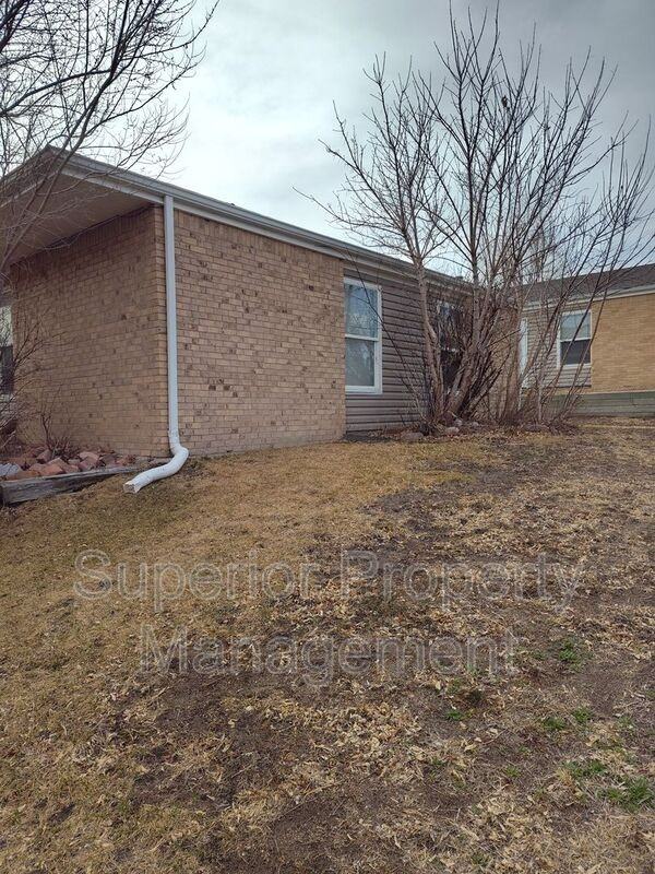 517 W 5th St - Photo 2 of 2