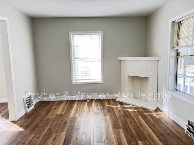 143 Gale St - Photo 3 of 26