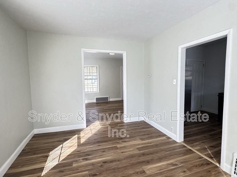 143 Gale St - Photo 7 of 26