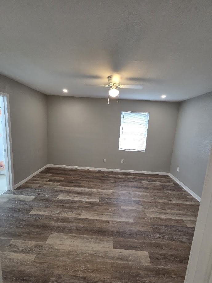 716 Ave I Apts - Photo 6 of 10