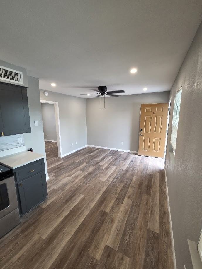 716 Ave I Apts - Photo 7 of 10