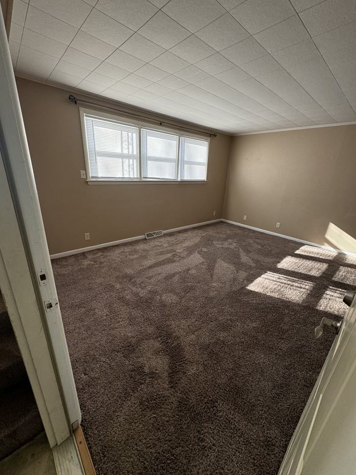 1103 11th Avenue - Photo 7 of 8