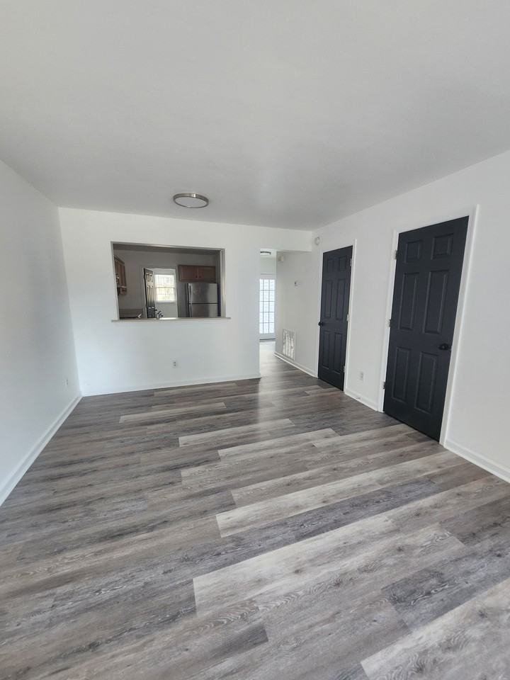 Epperly Apartments - 14 Units - Photo 2 of 10