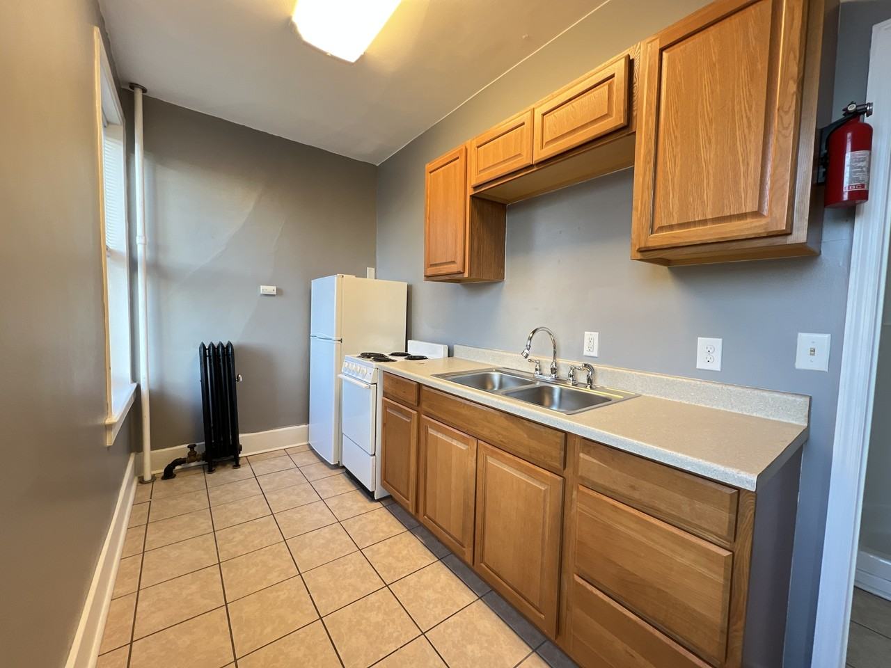 1004 Bluff Street - Photo 5 of 10