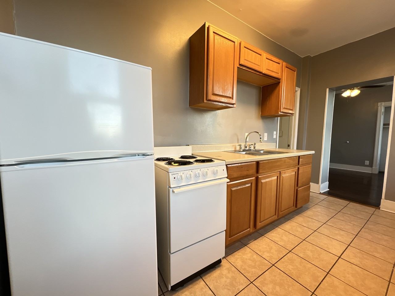 1004 Bluff Street - Photo 6 of 10