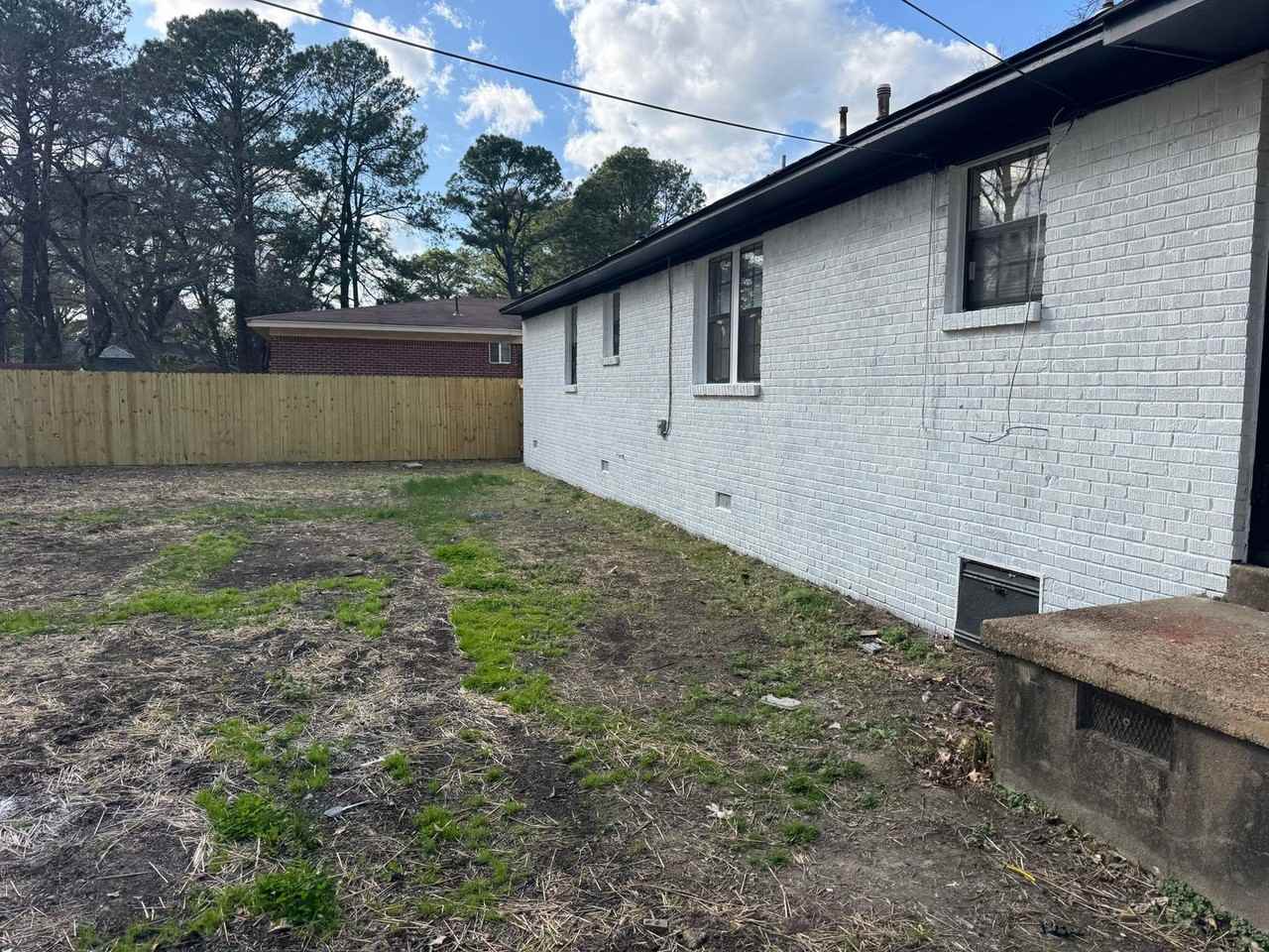 1961 Croydon Ave - Photo 2 of 20