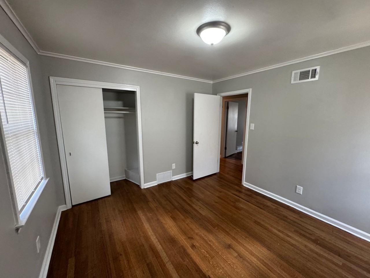 1961 Croydon Ave - Photo 4 of 20