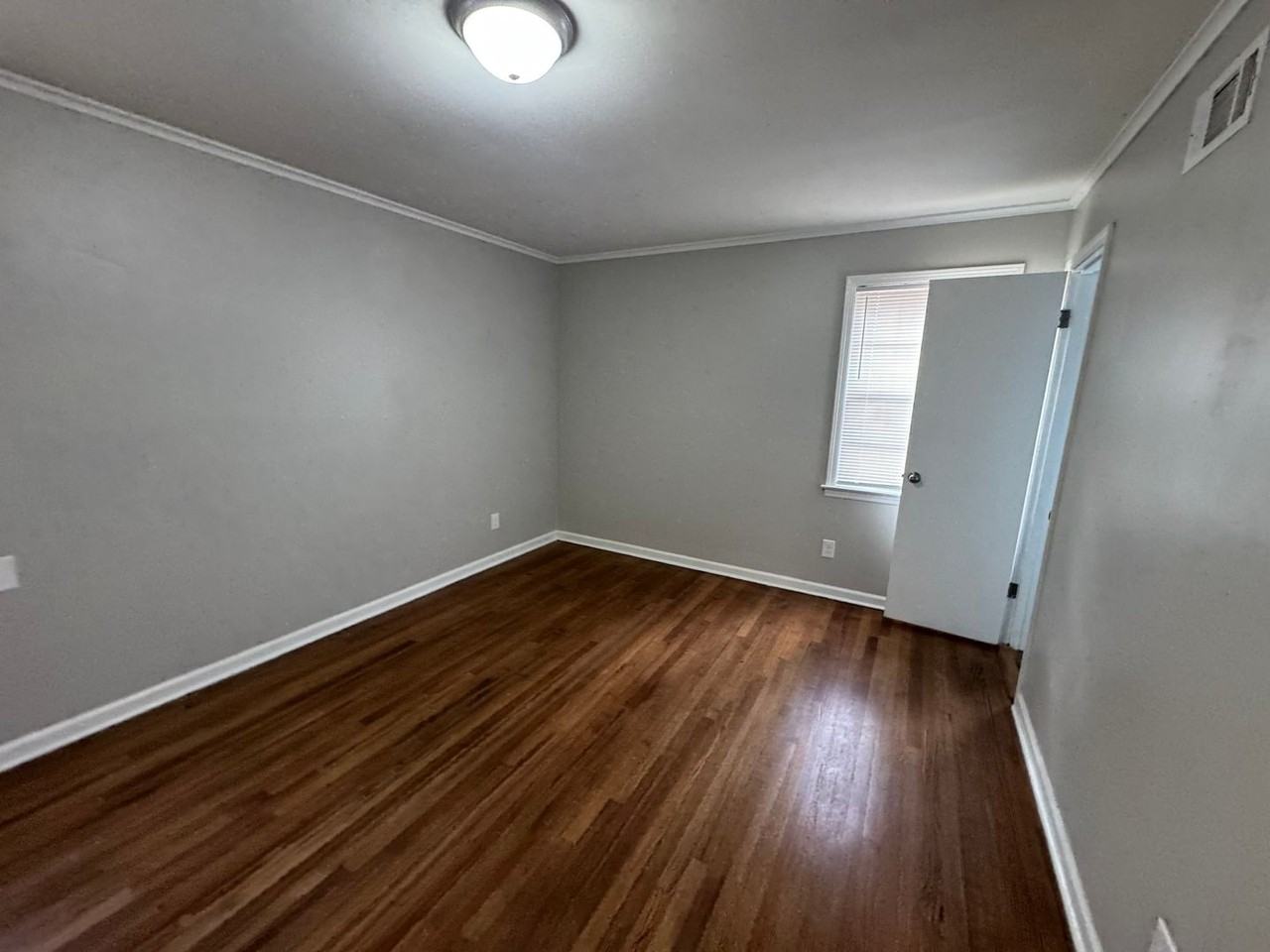 1961 Croydon Ave - Photo 7 of 20