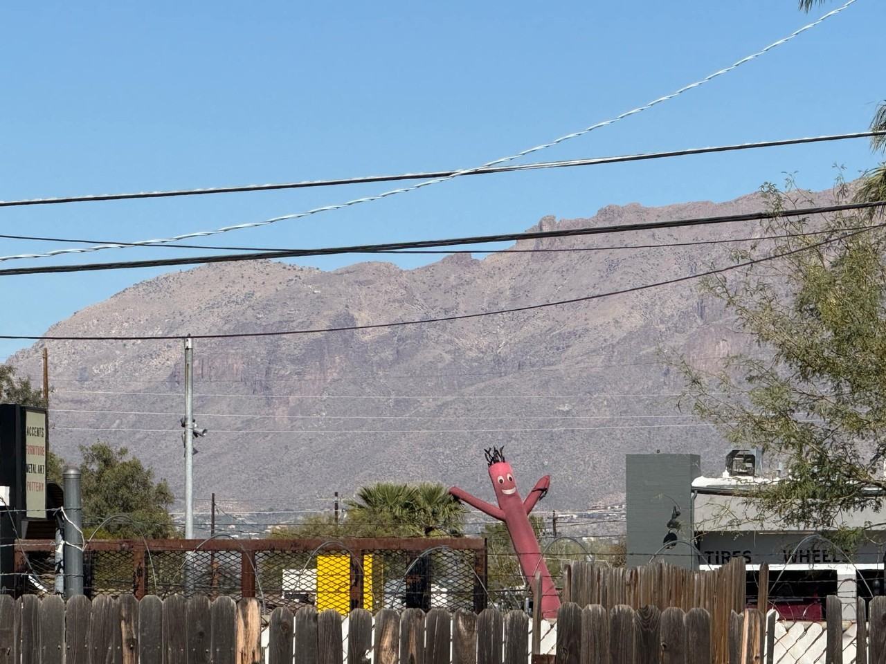 1406 // 5019 E 1st St - Photo 3 of 16